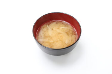 293じゃが芋と玉ねぎのみそ汁