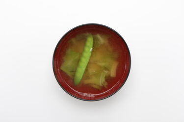 296キャベツとさやえんどうのみそ汁