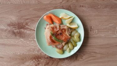 鶏もも肉とペコロスのロースト